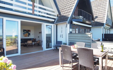 Vincent - 10M from the Sea: Domicile, Mobilier De Jardin, Chaise, Plate-Forme, Porche, Ombre, Balcon, Dur, Siding, Planche