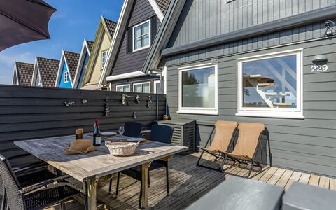 Vincent - 10M from the Sea: Bois, Domicile, Siding, Planche, Dur, Plate-Forme, Parquet, Conception, Porche, Mobilier De Jardin