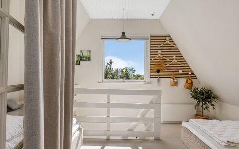 Vincent - 10M from the Sea: Mur, Design Intérieur, Bois, Meubles, Plafond, Sol, Sol, Chambre, Lit, Éclairage