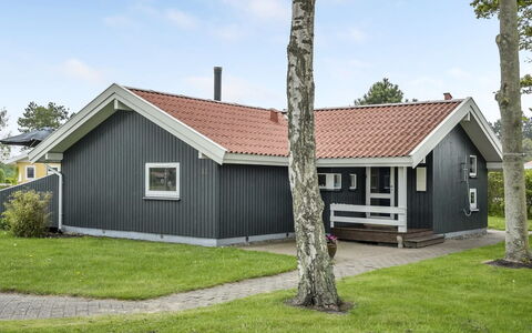 Barth - 150M from the Sea: Toit, Maison, Lot Terre, Domicile, Chalet, Biens, Batiments Jardin, Ombre, Cabane En Rondins, Aménagement Paysager