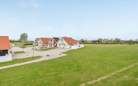 Askan - 200M from the Sea: Zone Résidentielle, Toit, Banlieue, Allée, Biens, Cheminée