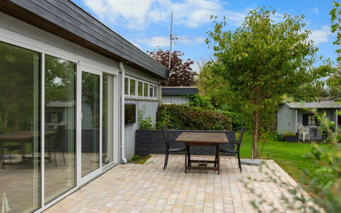 Rikkart - 100M from the Sea: Meubles, Design Intérieur, Sol, Bois, Sol, Plafond, Parquet, Chaise, Table, Éclairage