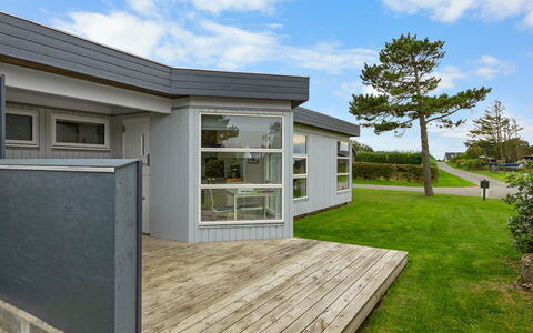 Rikkart - 100M from the Sea: Meubles, Design Intérieur, Sol, Bois, Sol, Plafond, Parquet, Chaise, Table, Éclairage