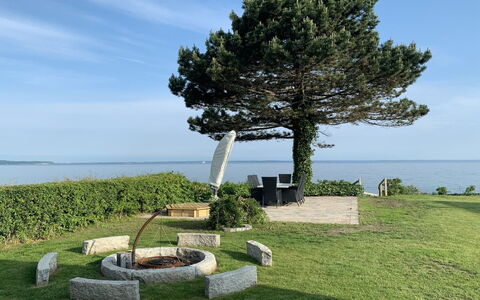 Amia - 20M from the Sea