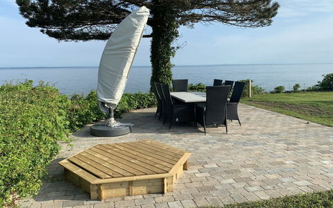 Amia - 20M from the Sea