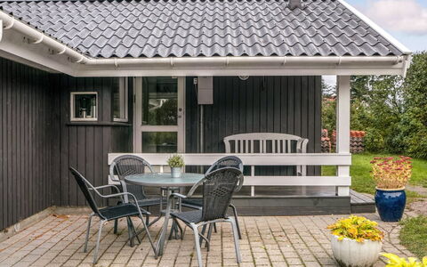 Stasia - 75M from the Sea: Piscine, Mobilier De Jardin, Meubles, Recours, Dalle, Eco Hôtel, Ombre, Chaise, Loisir, Biens
