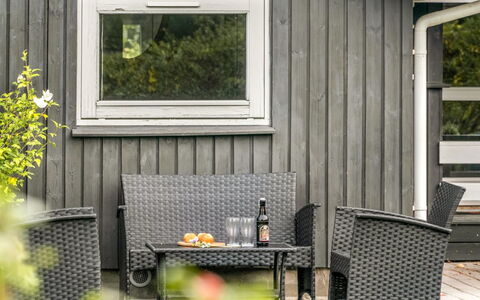 Stasia - 75M from the Sea: Piscine, Mobilier De Jardin, Meubles, Recours, Dalle, Eco Hôtel, Ombre, Chaise, Loisir, Biens