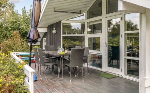 Stasia - 75M from the Sea: Piscine, Mobilier De Jardin, Meubles, Recours, Dalle, Eco Hôtel, Ombre, Chaise, Loisir, Biens