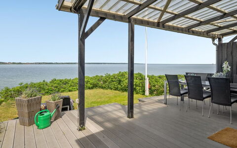 Käthe - 5M from the Sea: Bleu, Arbuste, Chalet, Couverture De Sol, Jardin, Biens, Ombre, Aménagement Paysager, Ferme, Eco Hôtel