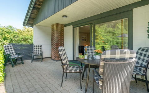Suni - 400M from the Sea: Bleu, Arbuste, Chalet, Couverture De Sol, Jardin, Biens, Ombre, Aménagement Paysager, Ferme, Eco Hôtel