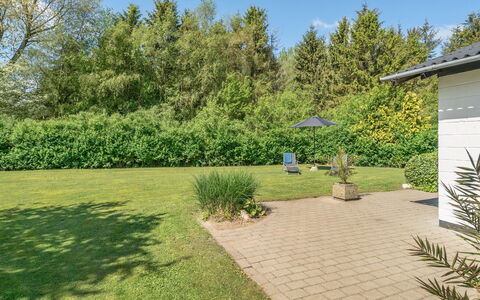 Suni - 400M from the Sea: Bleu, Arbuste, Chalet, Couverture De Sol, Jardin, Biens, Ombre, Aménagement Paysager, Ferme, Eco Hôtel