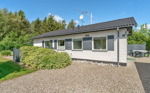 Suni - 400M from the Sea: Bleu, Arbuste, Chalet, Couverture De Sol, Jardin, Biens, Ombre, Aménagement Paysager, Ferme, Eco Hôtel