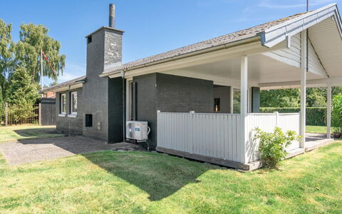 Undine - 300M from the Sea: Bleu, Arbuste, Chalet, Couverture De Sol, Jardin, Biens, Ombre, Aménagement Paysager, Ferme, Eco Hôtel