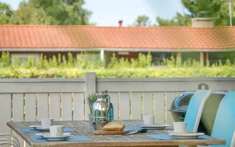 Undine - 300M from the Sea: Bleu, Arbuste, Chalet, Couverture De Sol, Jardin, Biens, Ombre, Aménagement Paysager, Ferme, Eco Hôtel