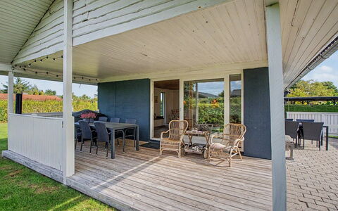Undine - 300M from the Sea: Bois, Jardin, Arrière-Cour, Lot Terre, Domicile, Toit, Ombre, Plate-Forme, Dur, Cour