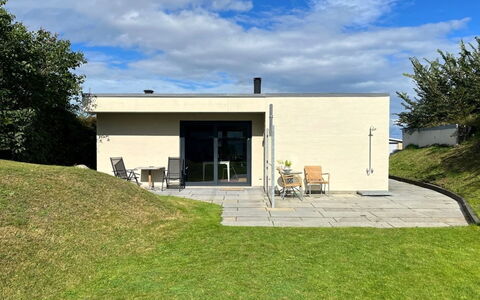 Laila - 50M from the Sea: Maison, Domicile, Toit, Chalet, Biens, Aménagement Paysager, Batiments Jardin, Siding, Ferme