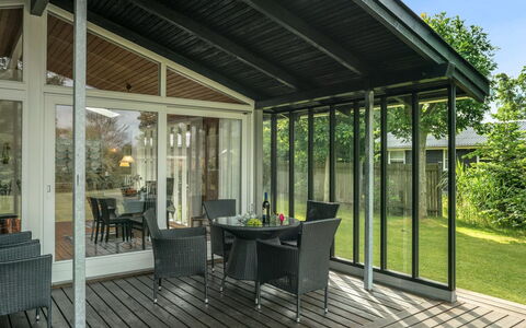 Juditha - 400M from the Sea: Bleu, Arbuste, Chalet, Couverture De Sol, Jardin, Biens, Ombre, Aménagement Paysager, Ferme, Eco Hôtel