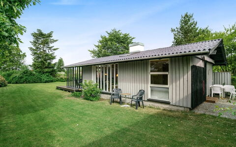 Juditha - 400M from the Sea: Bleu, Arbuste, Chalet, Couverture De Sol, Jardin, Biens, Ombre, Aménagement Paysager, Ferme, Eco Hôtel