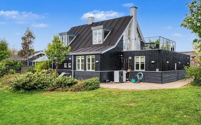 Gullan - 75M from the Sea