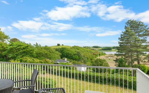 Chayton - 450M from the Sea: Herbe, Prairie, Paysage, Écorégion, Plaine, Communauté Des Plantes, Lot Terre, Mobilier De Jardin, Prairie, Formations Arbustives