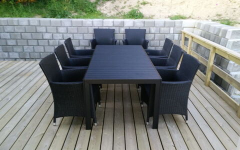 Bertold - 20M from the Sea: Domicile, Toit, Maison, Chalet, Biens, Porte, Porche, Siding, Ferme, Ombre