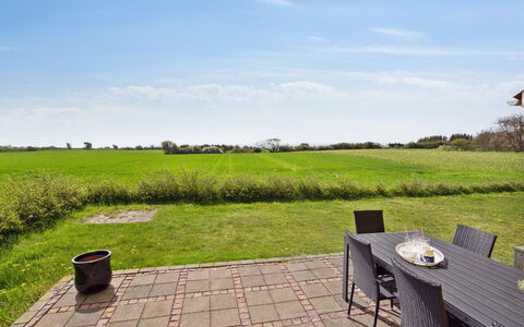 Store - 700M from the Sea: Ciel, Herbe, Prairie, Plaine, Lot Terre, Pelouse, Jardin, Aménagement Paysager, Prairie
