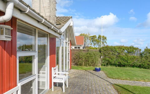 Keti - 5M from the Sea: Bleu, Arbuste, Chalet, Couverture De Sol, Jardin, Biens, Ombre, Aménagement Paysager, Ferme, Eco Hôtel