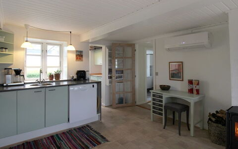 Harre - 300M from the Sea: Meubles, Design Intérieur, Sol, Sol, Cabinetry, Plafond, Cuisine, Bois, Luminaire, Pièce