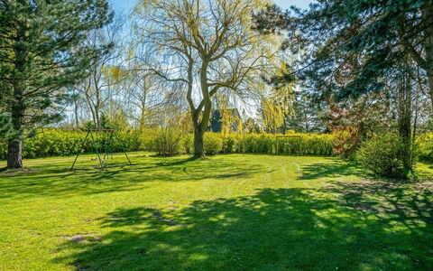 Maira - 150M from the Sea: Herbe, Arbuste, Maison, Jardin, Domicile, Chalet, Lot Terre, Pelouse, Couverture De Sol