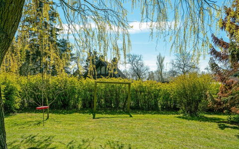 Maira - 150M from the Sea: Herbe, Arbuste, Maison, Jardin, Domicile, Chalet, Lot Terre, Pelouse, Couverture De Sol