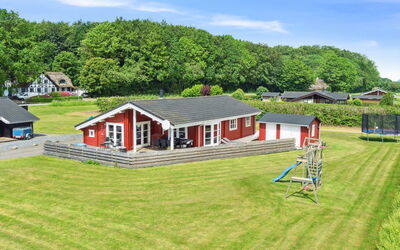 Anneli - 600M from the Sea