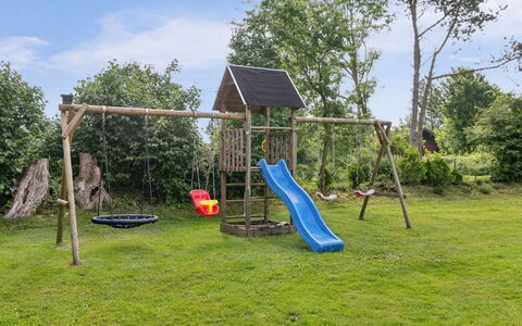 Locan - 1.2Km from the Sea: Toit, Maison, Domicile, Chalet, Siding, Biens, Allée, Batiments Jardin, Cour, Cabanon