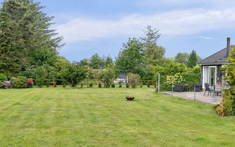 Locan - 1.2Km from the Sea: Toit, Maison, Domicile, Chalet, Siding, Biens, Allée, Batiments Jardin, Cour, Cabanon