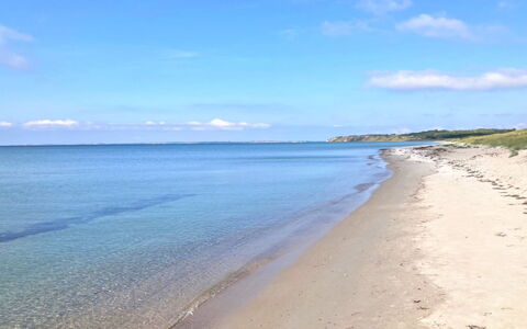 Locan - 1.2Km from the Sea: Ciel, Bleu, L'Eau, Plage, Plan D'Eau, Ressources En Eau, Horizon, Environnement Naturel, Côte, Cotiers Et Relief Océaniques