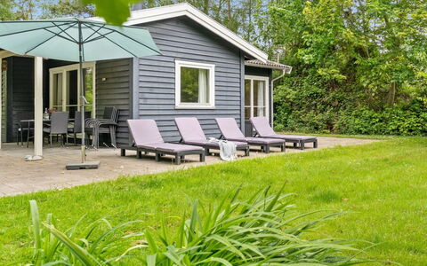 Felisa - 300M from the Sea: Meubles, Design Intérieur, Sol, Bois, Sol, Plafond, Parquet, Chaise, Table, Éclairage
