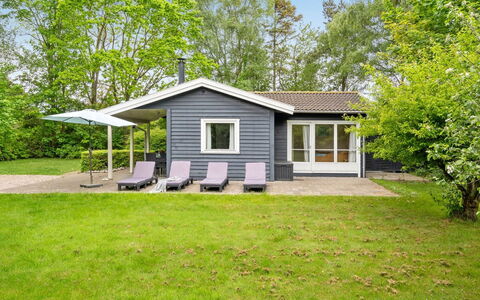 Felisa - 300M from the Sea: Meubles, Design Intérieur, Sol, Bois, Sol, Plafond, Parquet, Chaise, Table, Éclairage