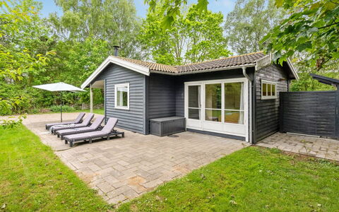 Felisa - 300M from the Sea: Meubles, Design Intérieur, Sol, Bois, Sol, Plafond, Parquet, Chaise, Table, Éclairage