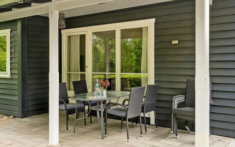 Felisa - 300M from the Sea: Meubles, Design Intérieur, Sol, Bois, Sol, Plafond, Parquet, Chaise, Table, Éclairage