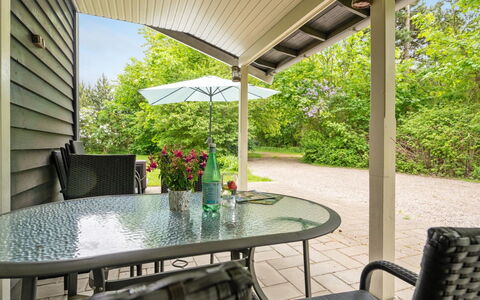 Felisa - 300M from the Sea: Meubles, Design Intérieur, Sol, Bois, Sol, Plafond, Parquet, Chaise, Table, Éclairage