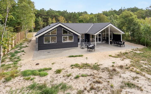 Jorn - 75M from the Sea: Maison, Toit, Domicile, Chalet, Cabanon, Batiments Jardin, Siding, Cour, Cabane En Rondins, Cabane