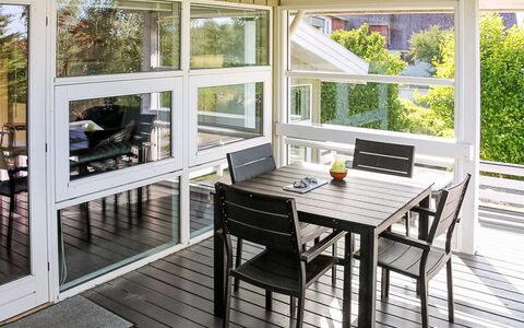 Roel - 500M from the Sea: Meubles, Bois, Sol, Sol, Design Intérieur, Chaise, Table, Porche, Plafond, Parquet
