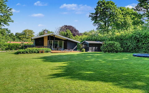 Hasti - 700M from the Sea: Herbe, Arbuste, Maison, Jardin, Domicile, Chalet, Lot Terre, Toit, Pelouse