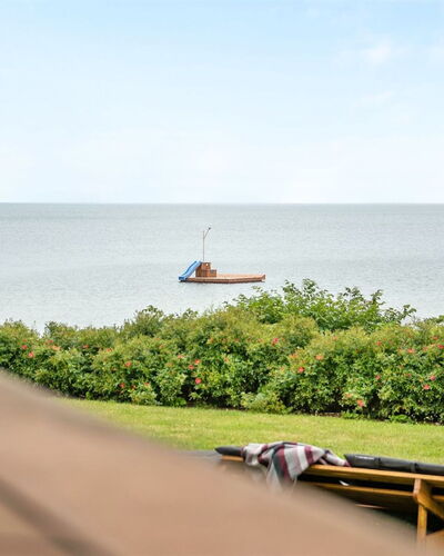 Stefanie - 10M from the Sea