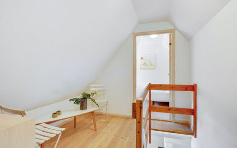 Sirkku - 320M from the Sea: Chalet, Domicile, Maison, Toit, Porche, Biens, Siding, Batiments Jardin, Ferme, Cour