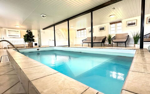 Sirkku - 320M from the Sea: Sol, Sol, Meubles, Design Intérieur, Recours, Piscine, Plafond, Chaise, Eco Hôtel, Hôtel