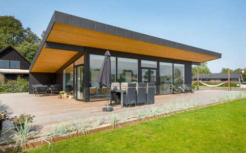 Sebbi - 90M from the Sea: Bois, Toit, Architecture, Domicile, Maison, Chalet, Siding, Dur, Pente, Biens