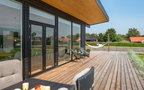 Sebbi - 90M from the Sea: Bois, Toit, Architecture, Domicile, Maison, Chalet, Siding, Dur, Pente, Biens