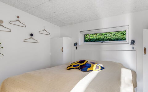 Sebbi - 90M from the Sea: Plafond, Design Intérieur, Chambre, Sol, Pièce, Luminaire, Drap De Lit, Literie, Lit, Cadre De Lit
