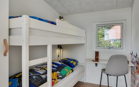 Sebbi - 90M from the Sea: Domicile, Chambre, Siding, Cadre De Lit, Literie, Lit, Dortoir