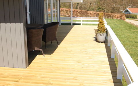 Apsolon - 150M from the Sea: Bois, Parquet, Sol, Sol, Dur, Tache De Bois, Planche, Plate-Forme, Contre-Plaqué, Porche